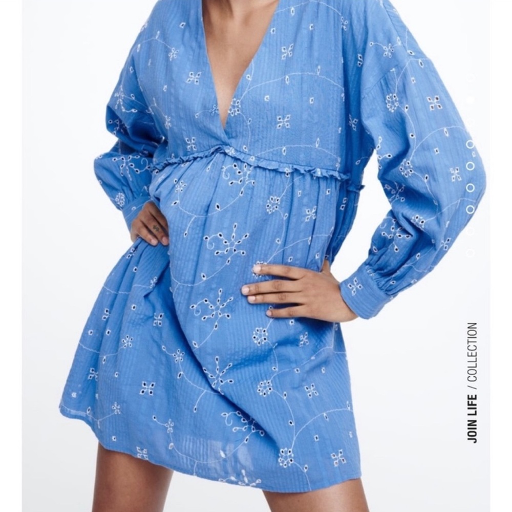Zara Mini Dress Embroidered Eyelet Blue V-Neck Size Medium - brand new condition